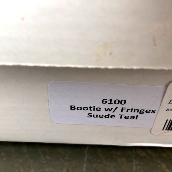 Brand New size 6 Elephantito Bootie with fringe - Picture 5 of 5